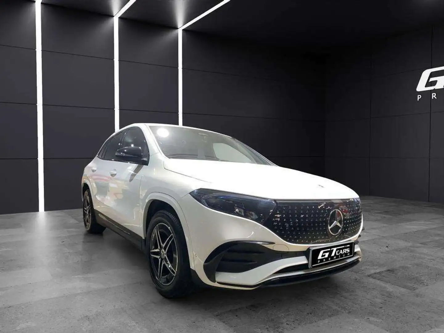 Mercedes-Benz EQA 250+ AMG Fehér - 2
