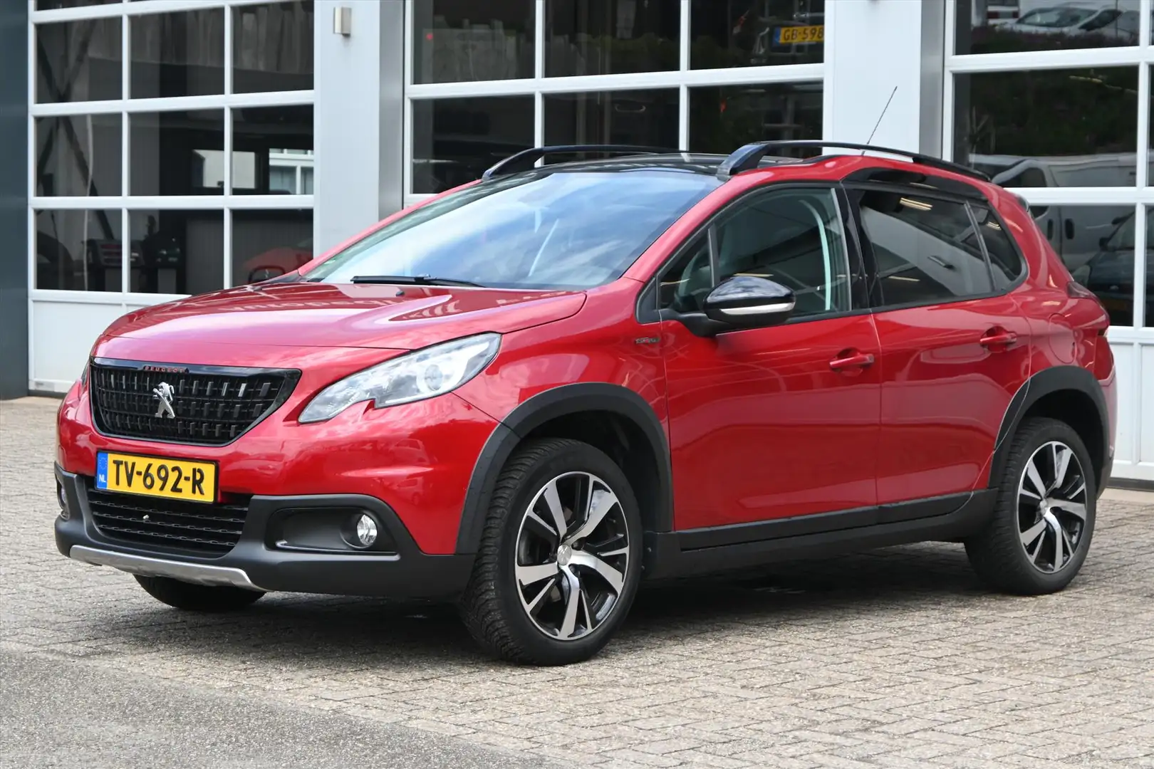 Peugeot 2008 1.2 130pk GT-Line | Panoramadak | Trekhaak | Half Rosso - 2