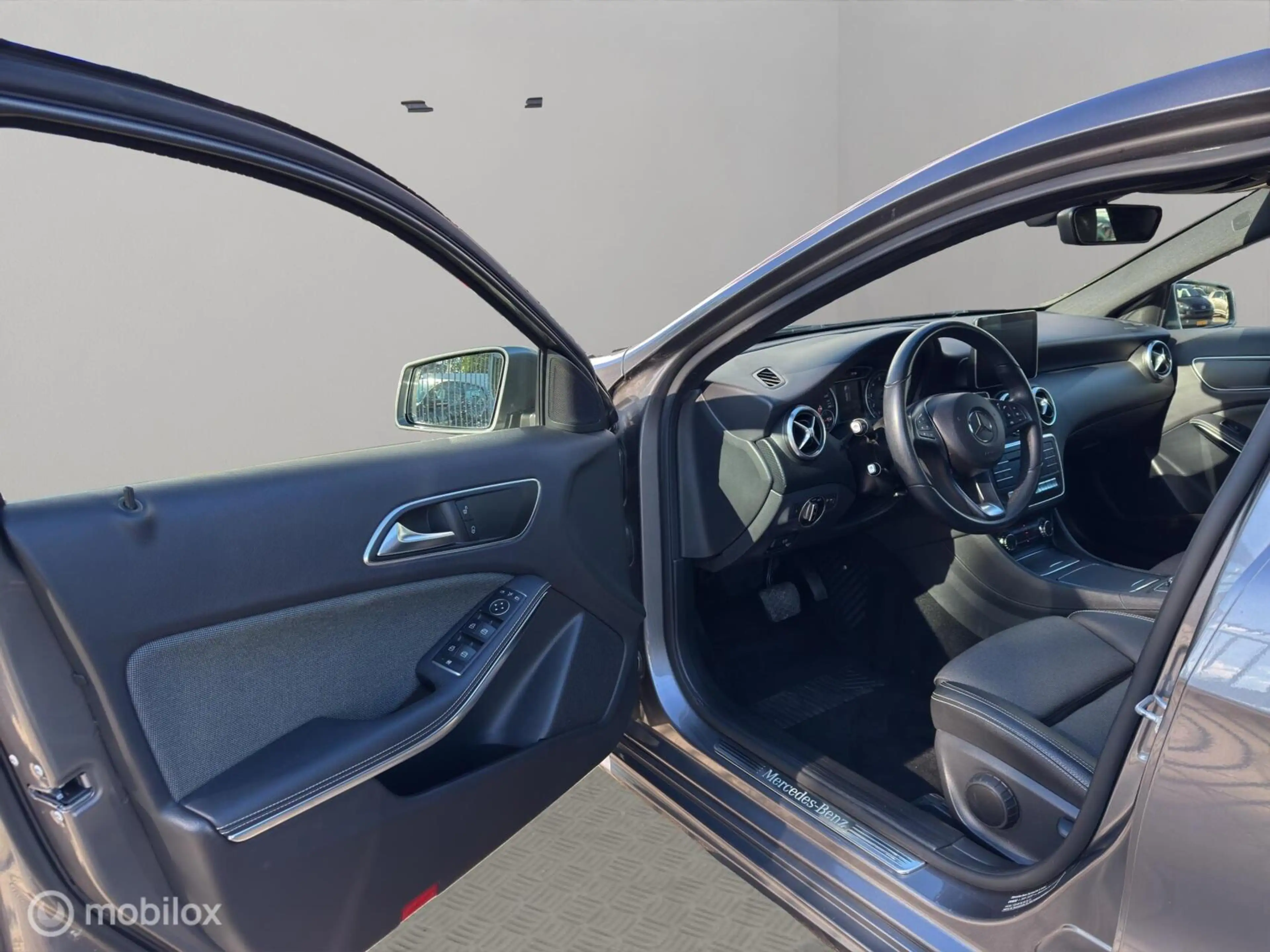 Mercedes-Benz A 180 Prestige — photo 13