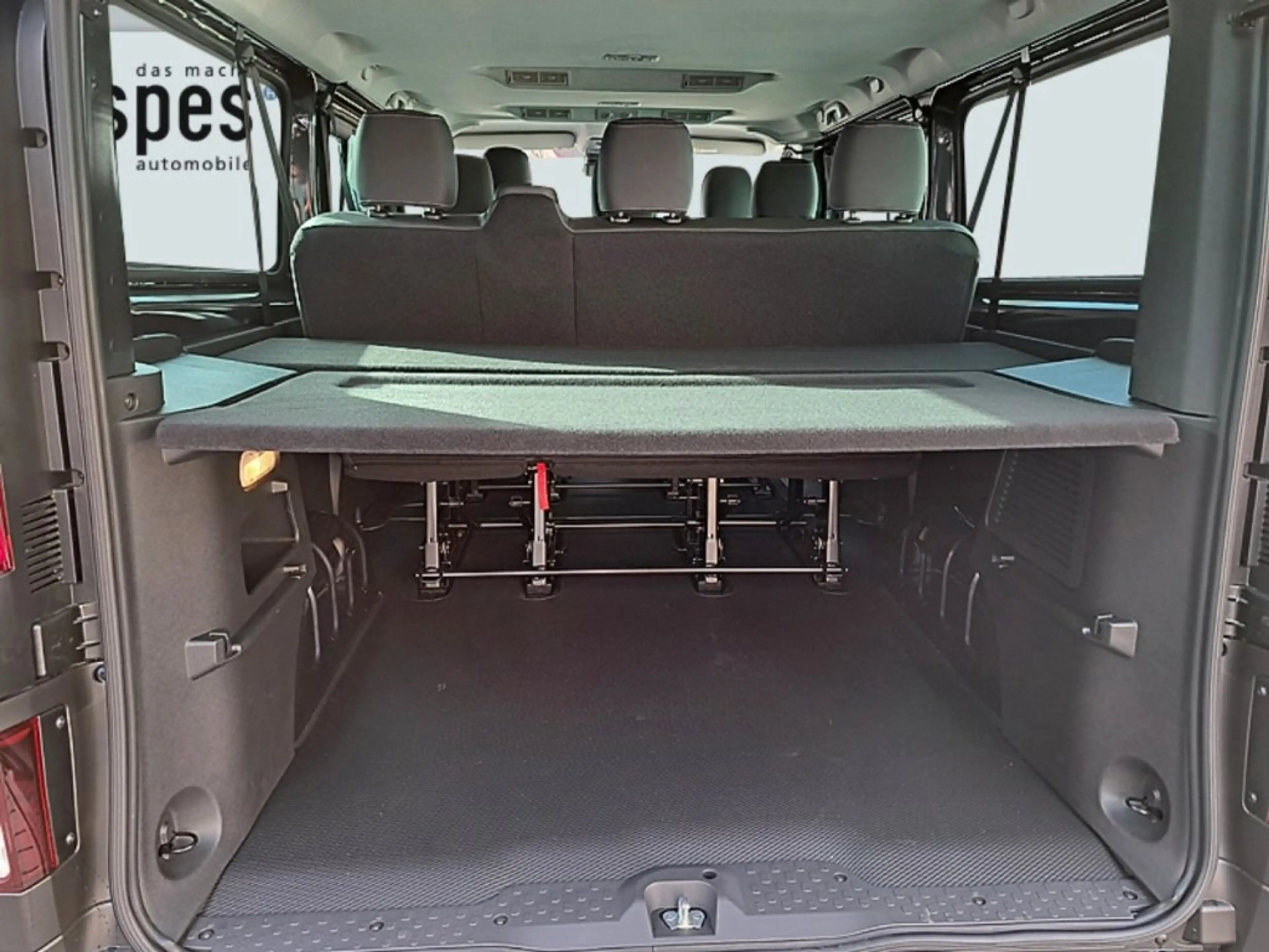 Nissan Primastar Kombi L2H1 dCi 150 Tekna — photo 7