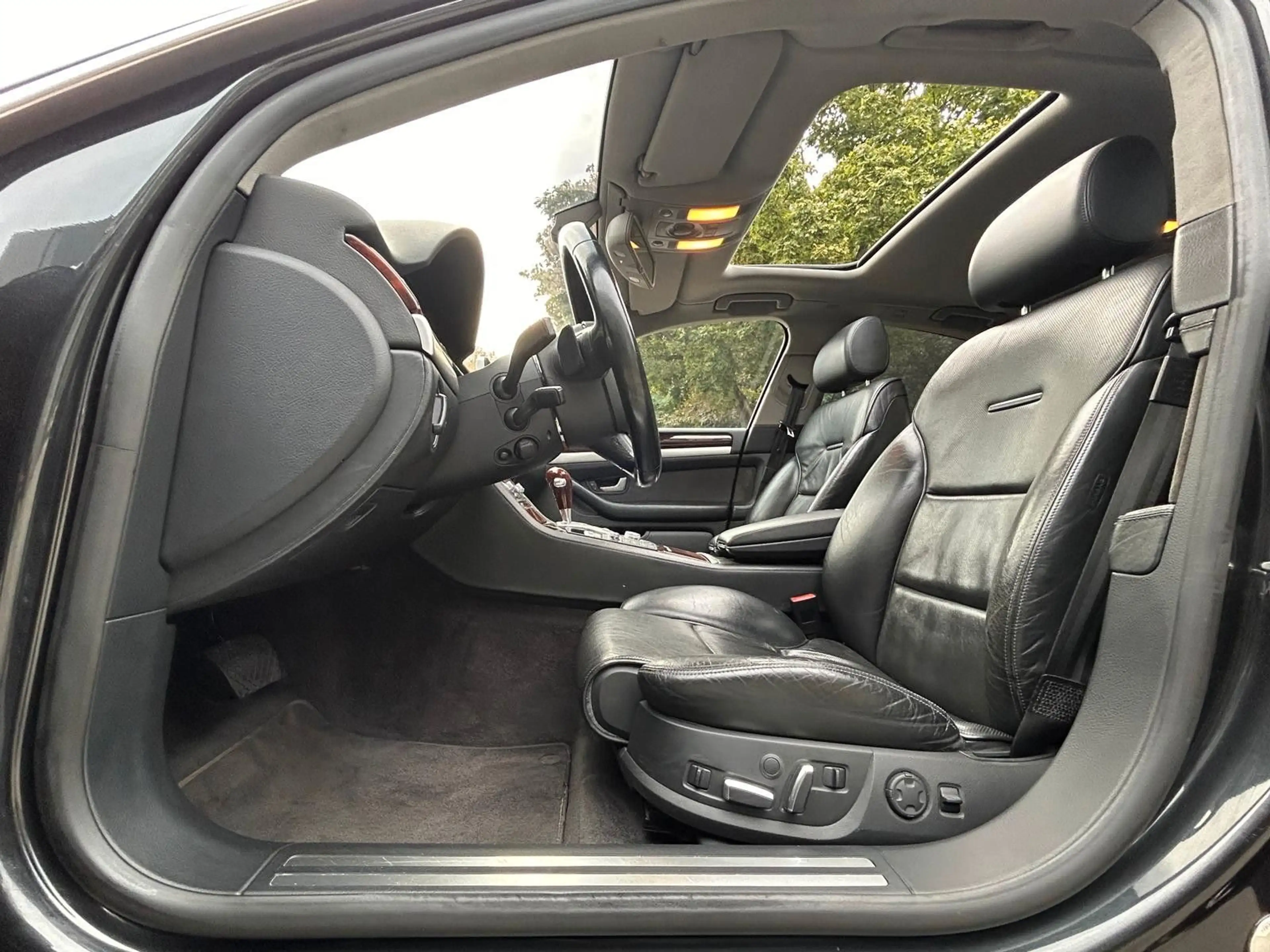 Audi A8 6.0 W12 quattr/SHEFT/SOFT/KEYL/S-DACH/XEN/TOP — photo 14