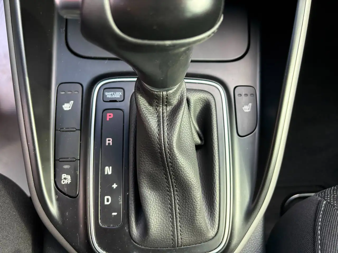 Kia Rondo снимка Kia Rondo