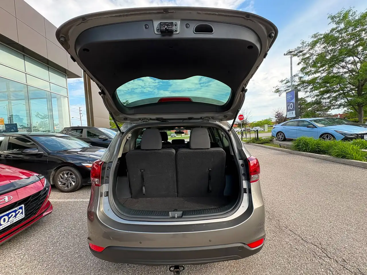 Kia Rondo снимка Kia Rondo