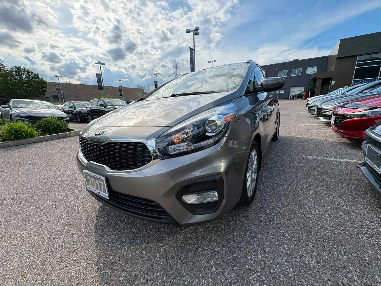 Kia Rondo снимка Kia Rondo
