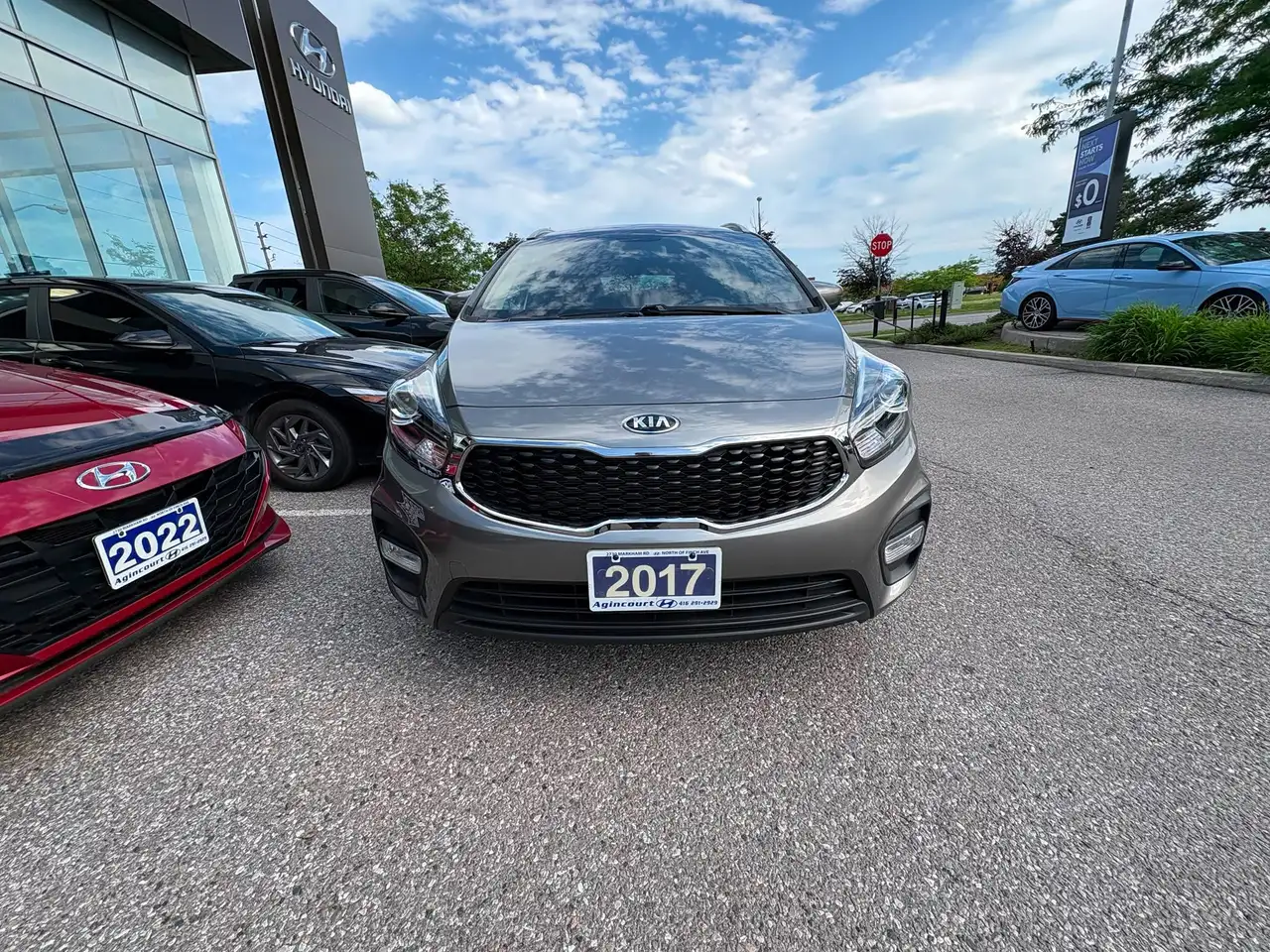 Kia Rondo снимка Kia Rondo