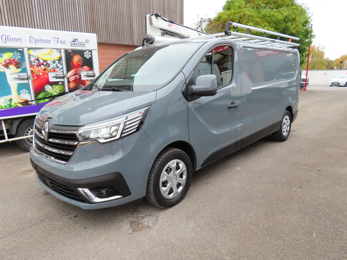 Renault Trafic L2H1 Automatique 23500€ HTVA Gris - 1