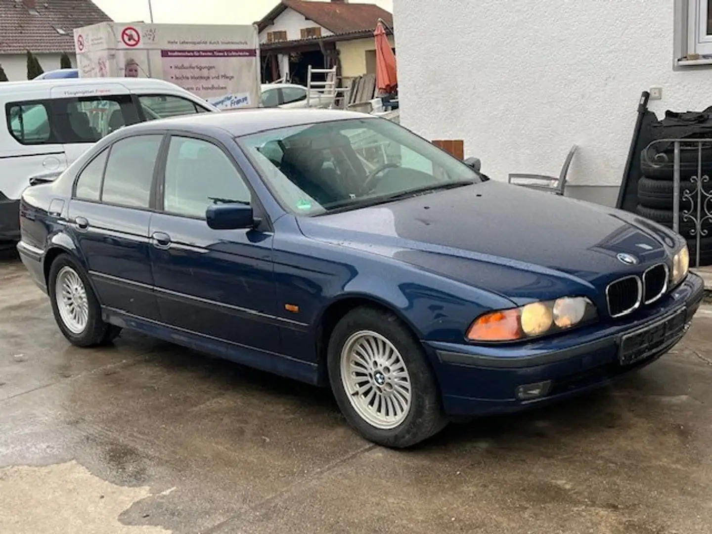 BMW 520 520i plava - 1