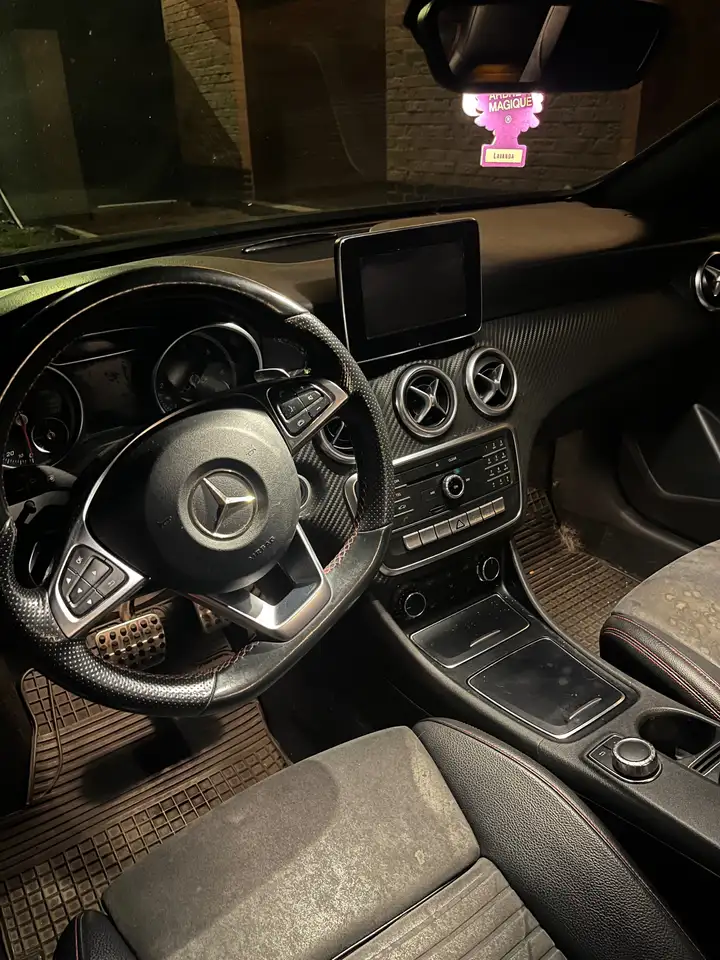 Mercedes-Benz A 180