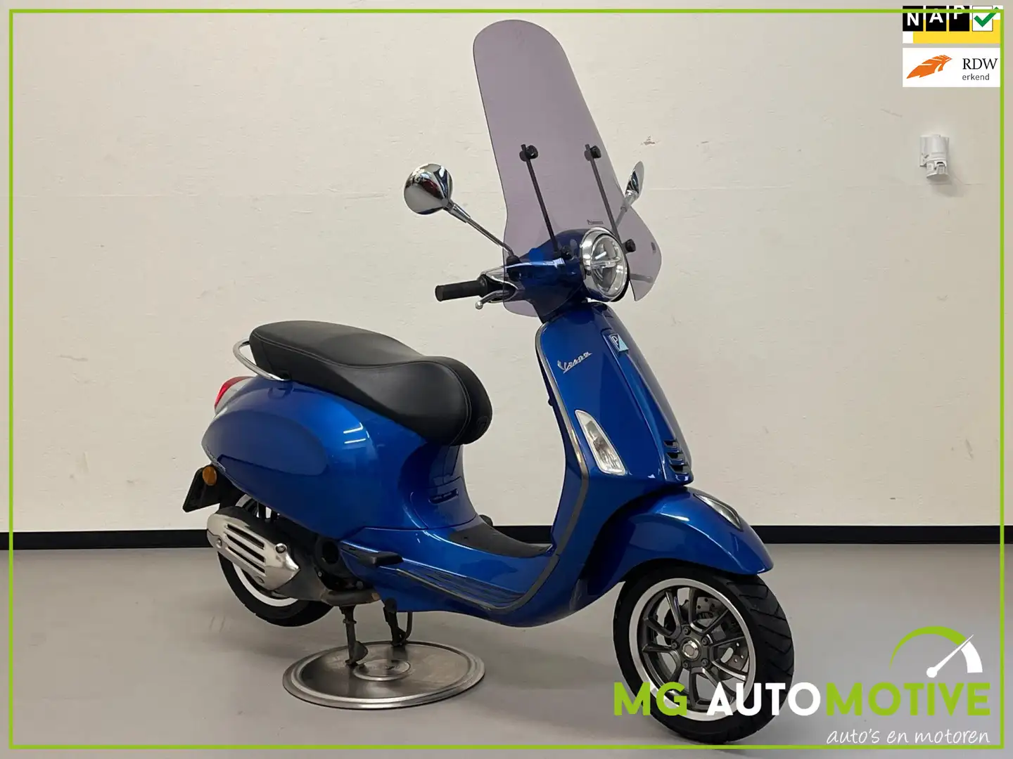 Vespa Primavera 4T Primavera 4T | 45 km/h | Gele plaat | Brom | NI - 1