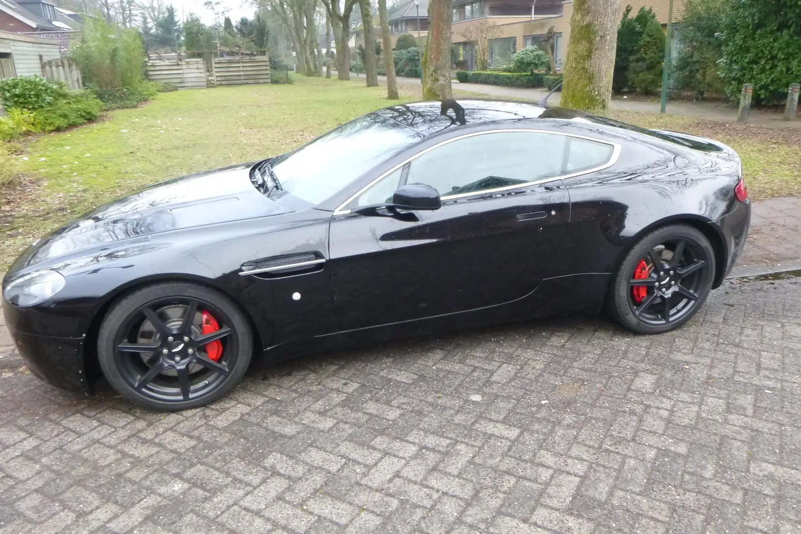 Aston Martin Virage Virage 4.3 V8 Schwarz - 1