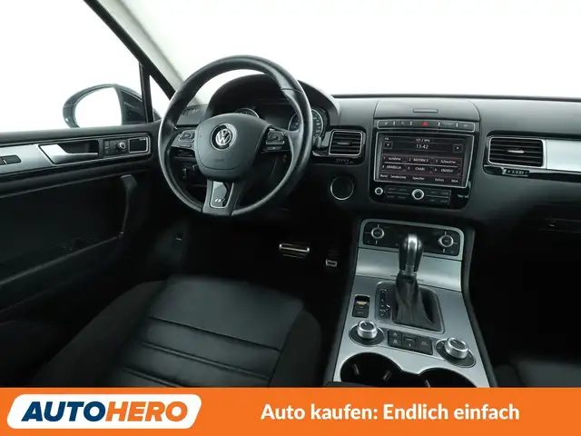 Volkswagen Touareg view 13