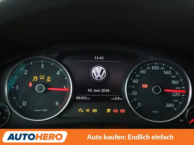 Volkswagen Touareg view 20