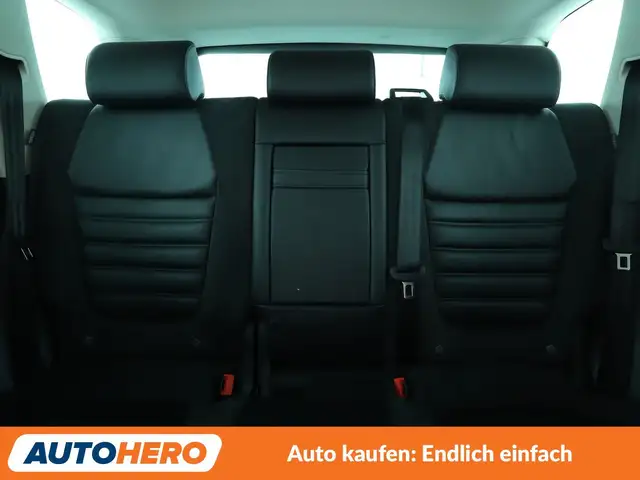 Volkswagen Touareg view 15