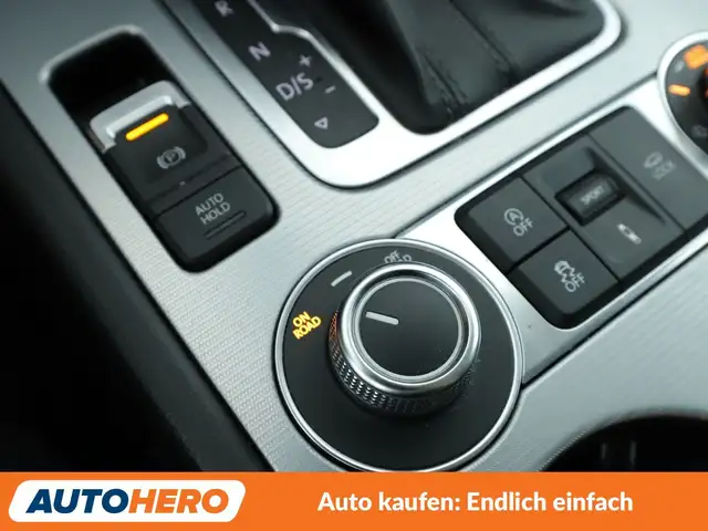Volkswagen Touareg view 30