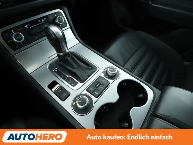 Volkswagen Touareg view 24