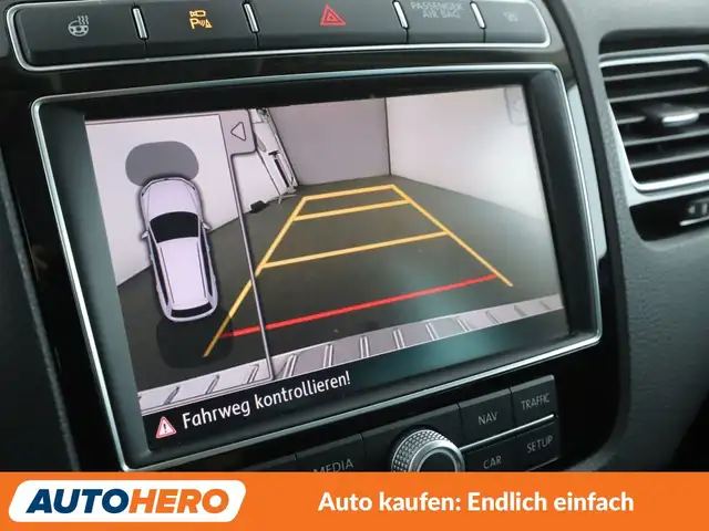 Volkswagen Touareg view 22