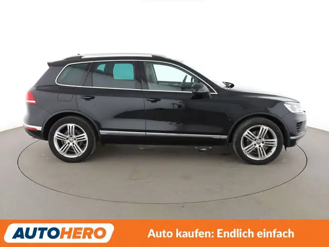 Volkswagen Touareg view 7