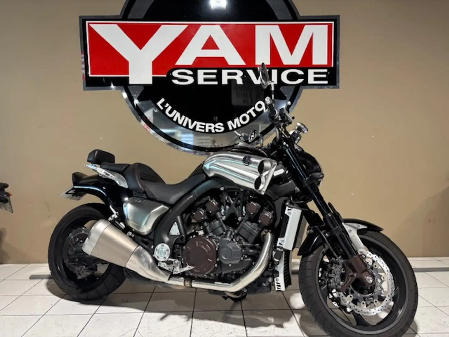 Yamaha Vmax Noir - 2