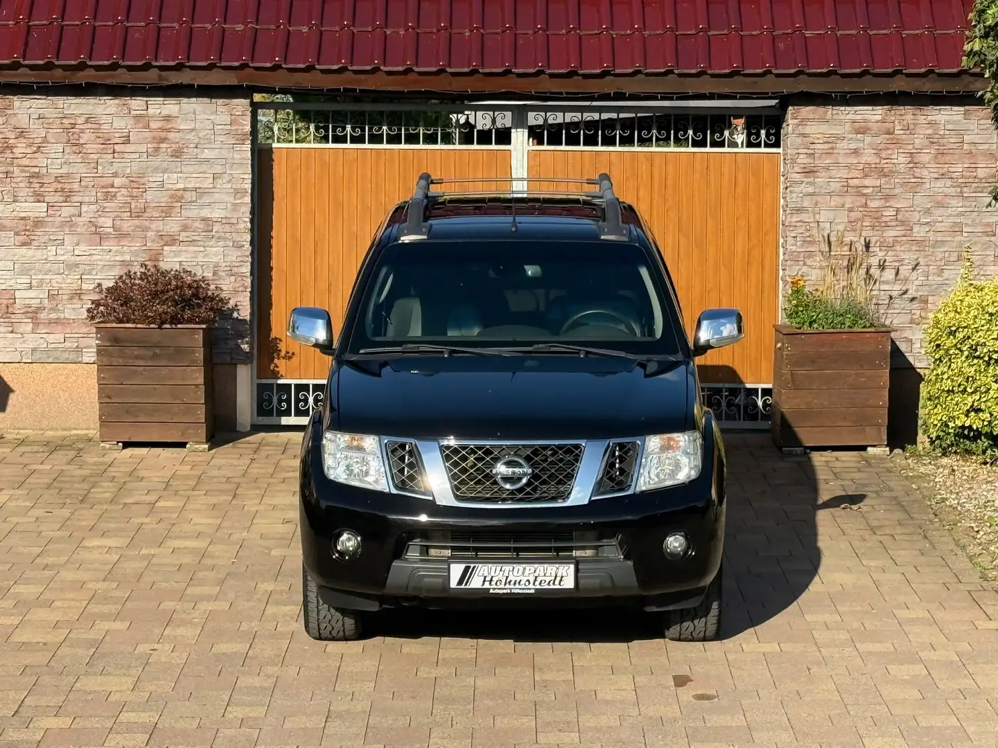 Nissan Navara Double Cab LE V6 4x4 LB*MwSt.*1. Hand* Schwarz - 2