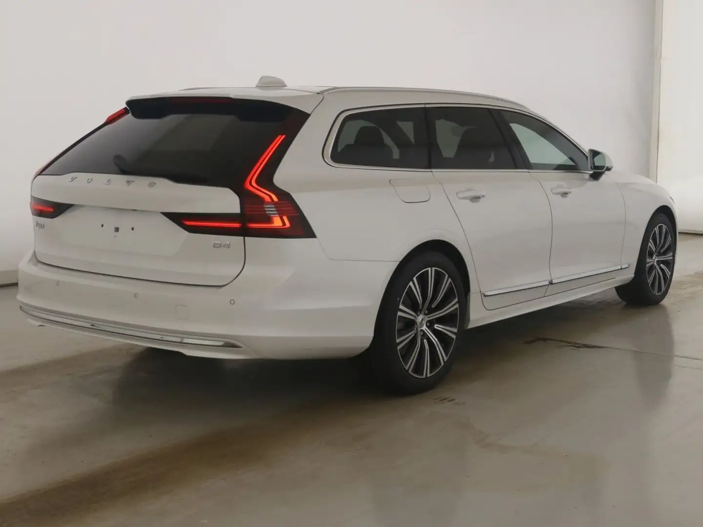 Volvo V90 B4 Mild-Hybrid Diesel Plus Bright Autom. Weiß - 2