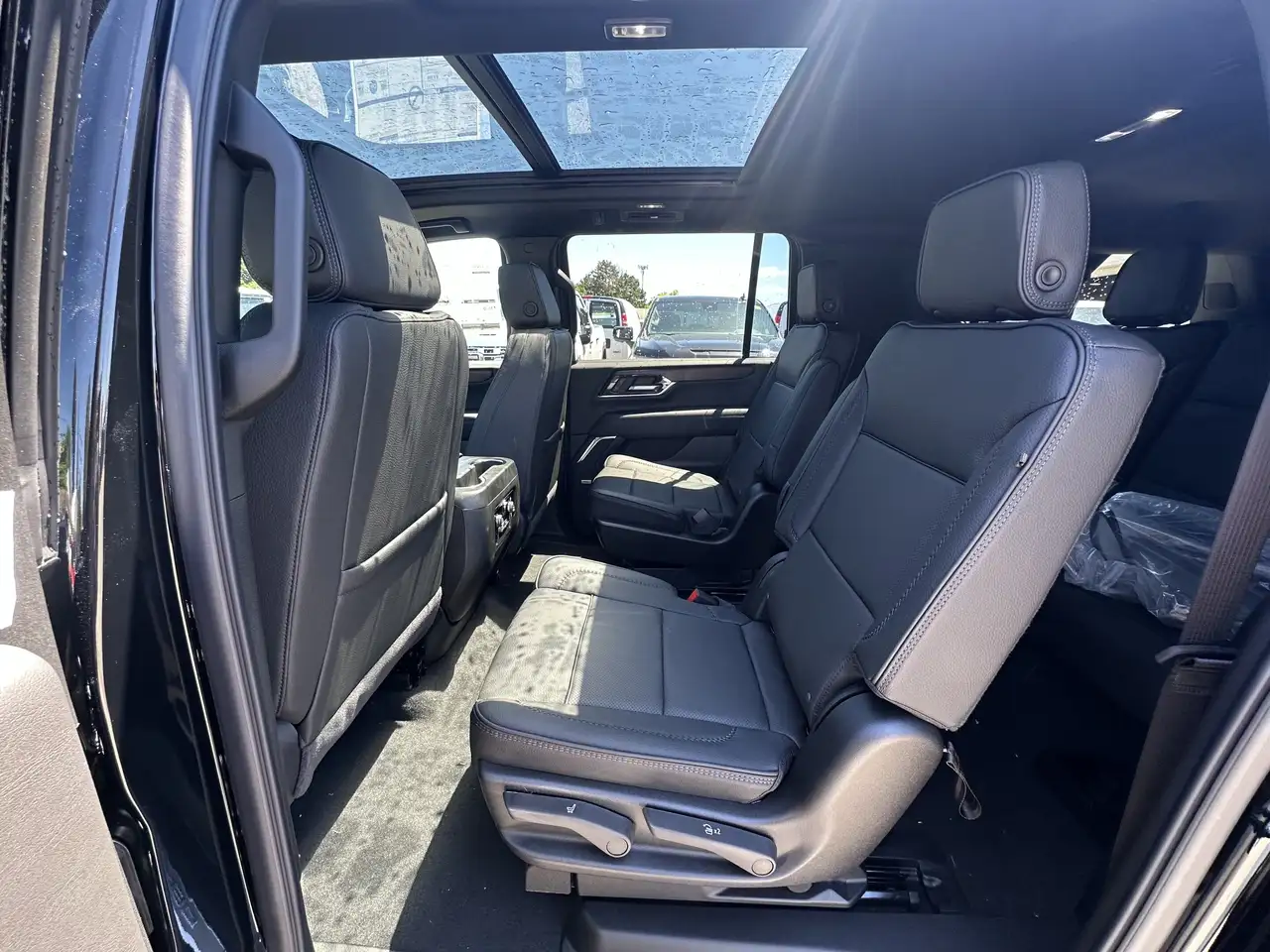 GMC Yukon photo GMC Yukon