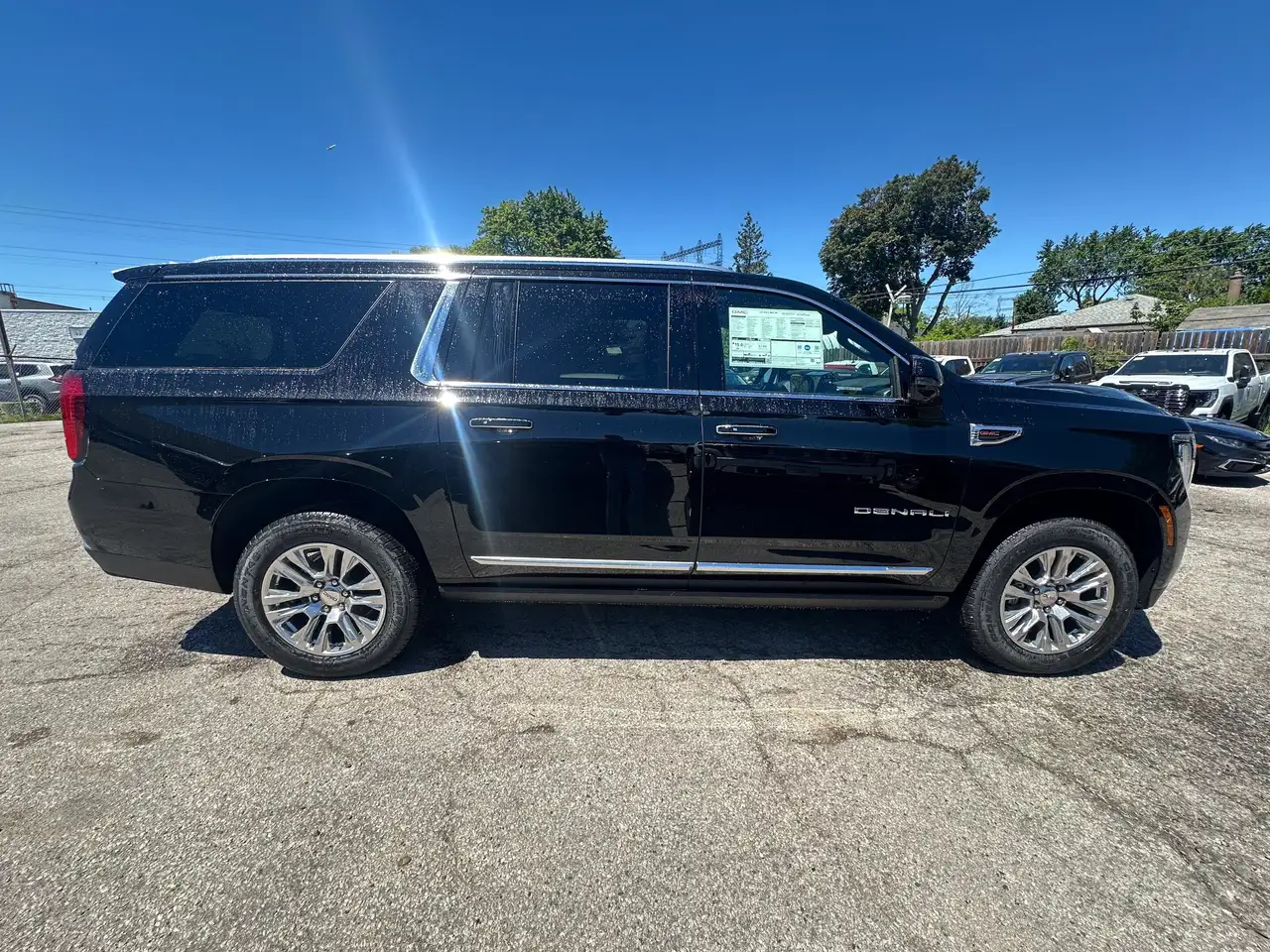 GMC Yukon photo GMC Yukon