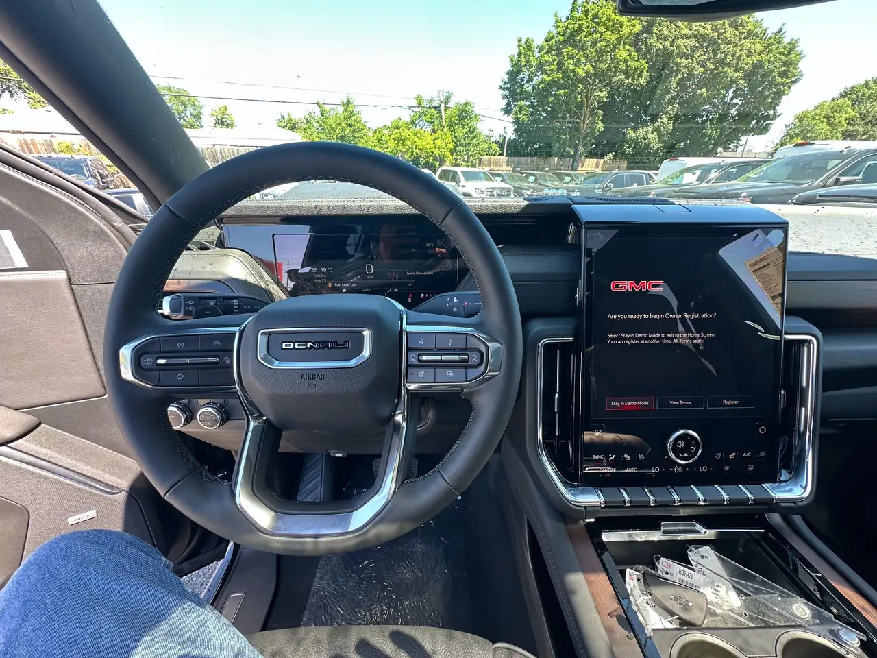 GMC Yukon photo GMC Yukon