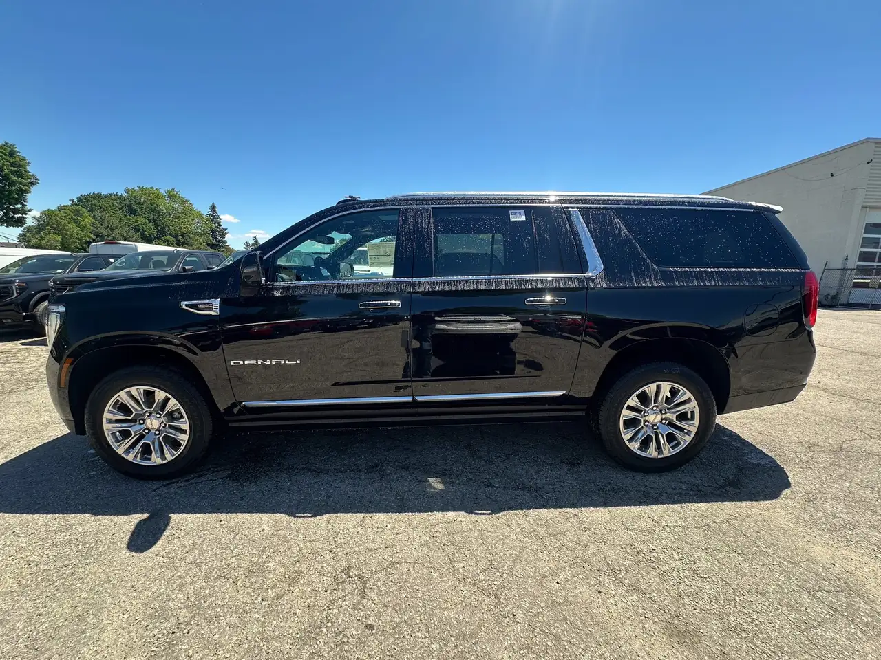 GMC Yukon photo GMC Yukon