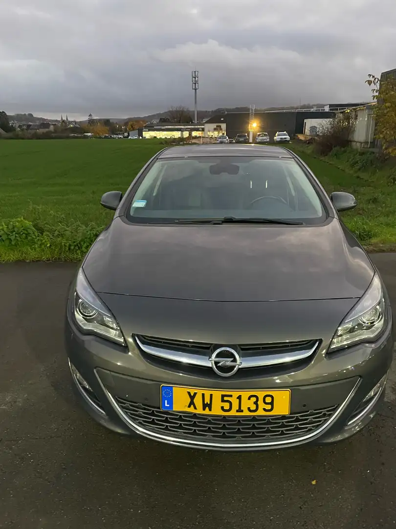 Opel Astra 1.4 Turbo Edition Gris - 1