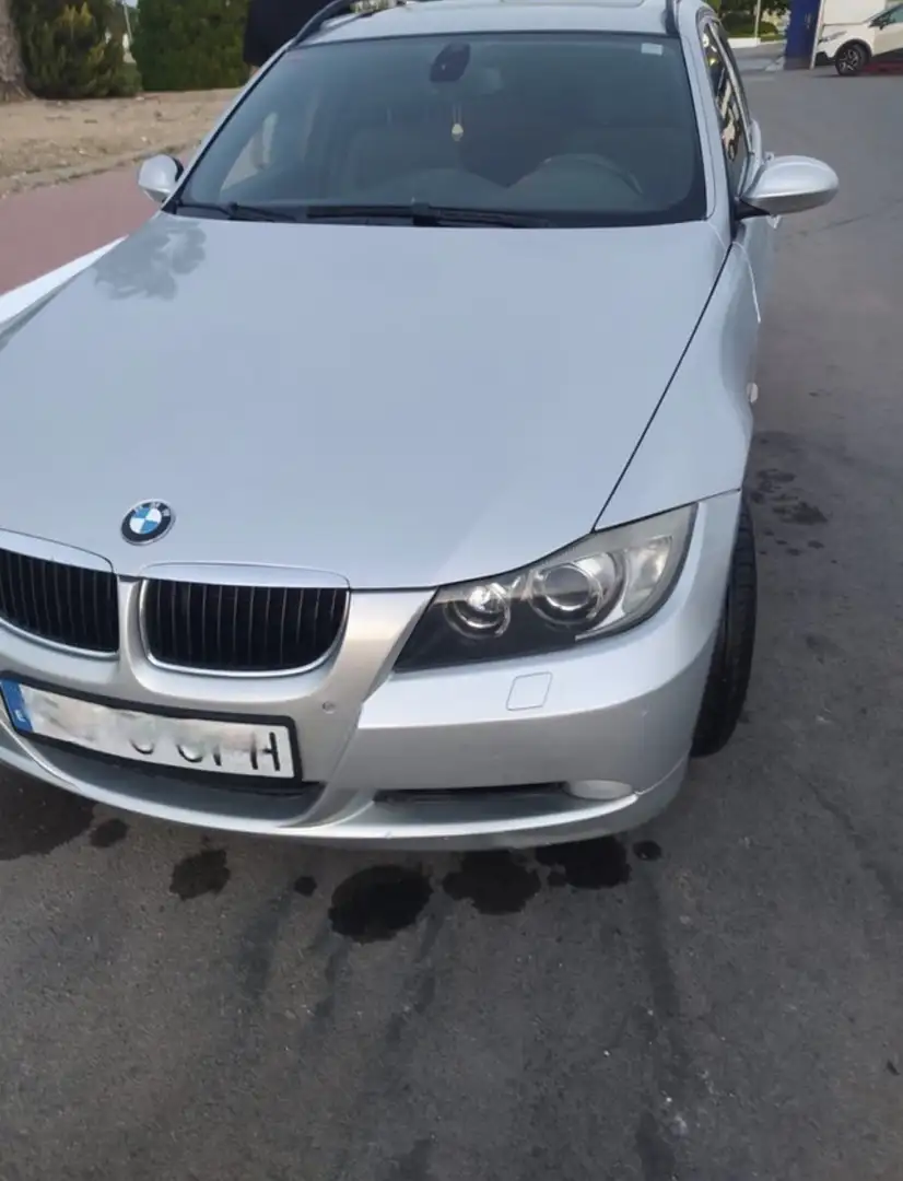 BMW 320 320d Touring Aut. - 2