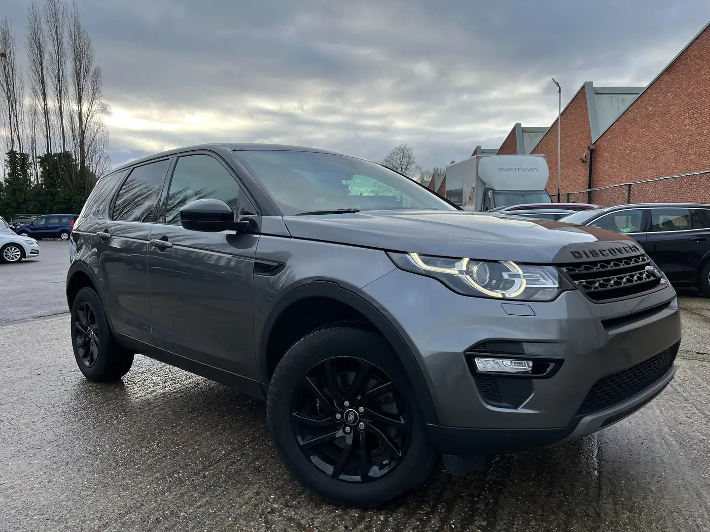 Land Rover Discovery Sport 2.0 TD4 HSE Grijs - 1