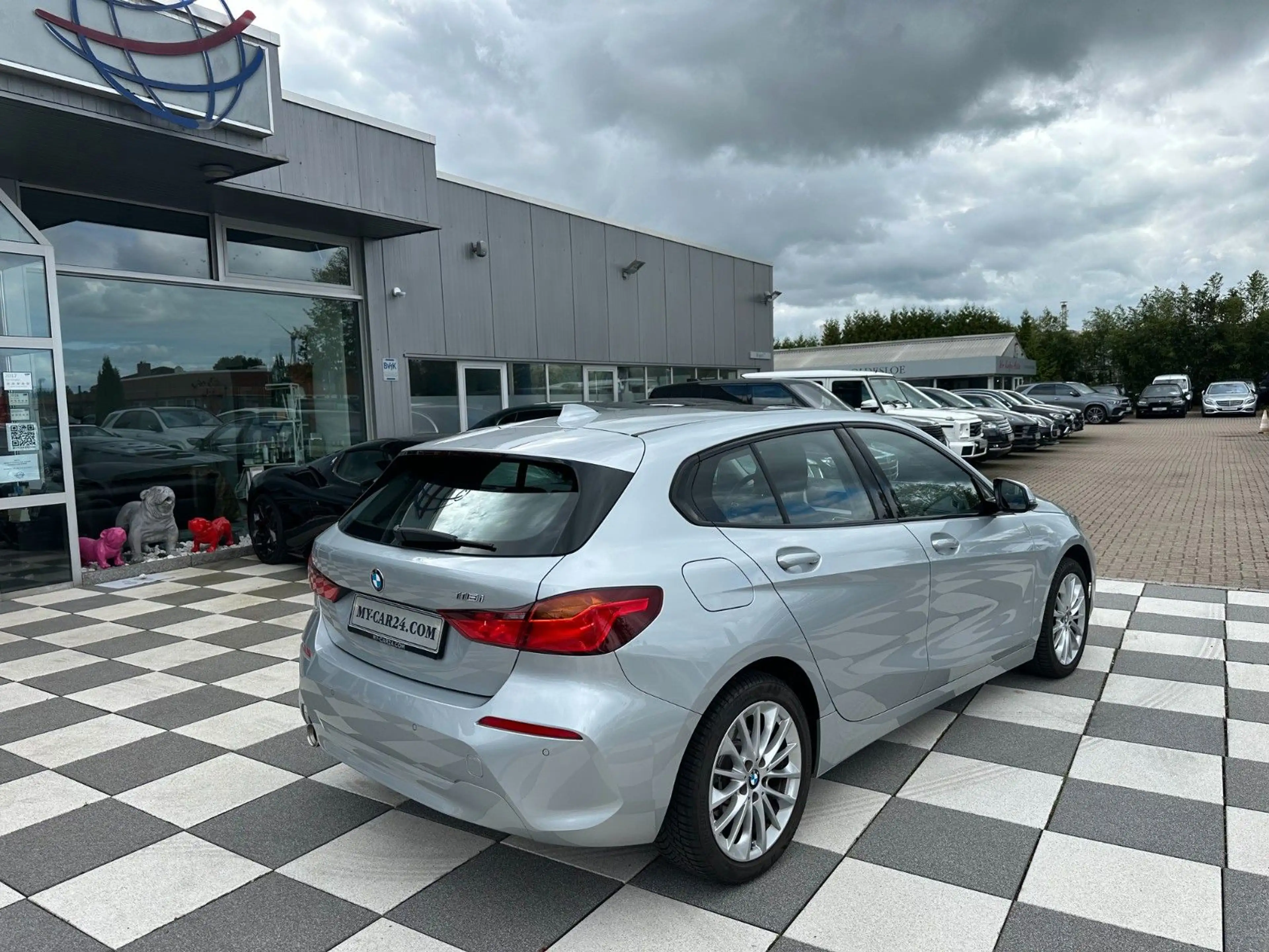BMW 118 i Advantage,Navi,Ganzjahresr,1.Hand,Scheckh — photo 8