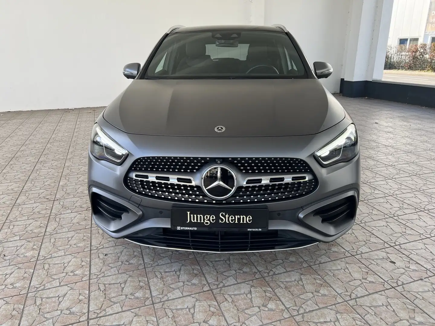 Mercedes-Benz GLA 220 GLA 220 d 4M AMG Line/Pano-Dach/Distronic/Kamera Grau - 2