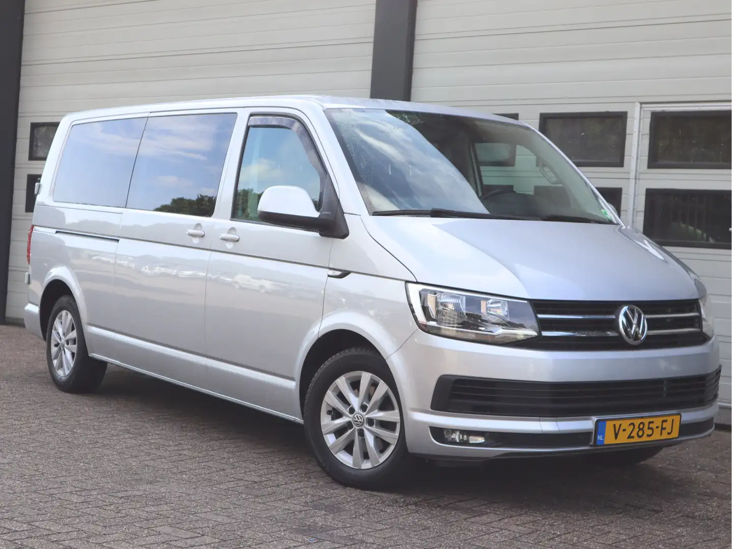 Volkswagen T6 Transporter 2.0 TDI 102pk L2 Lang DC 5 Pers. - Navi - PDC Argent - 2