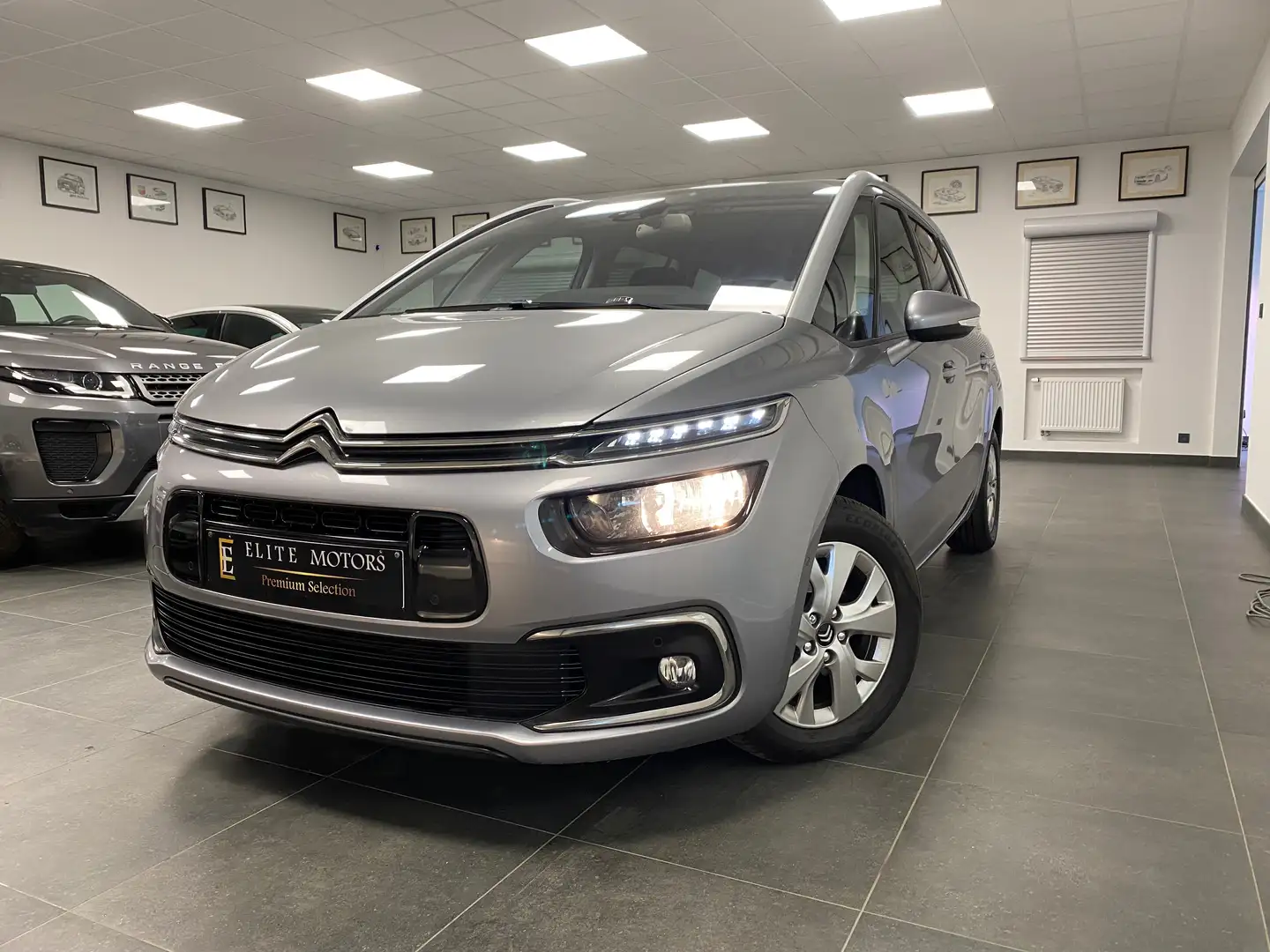 Citroen C4 SpaceTourer 1.2i Shine S/ 7PLACES  Full OPT Grijs - 1