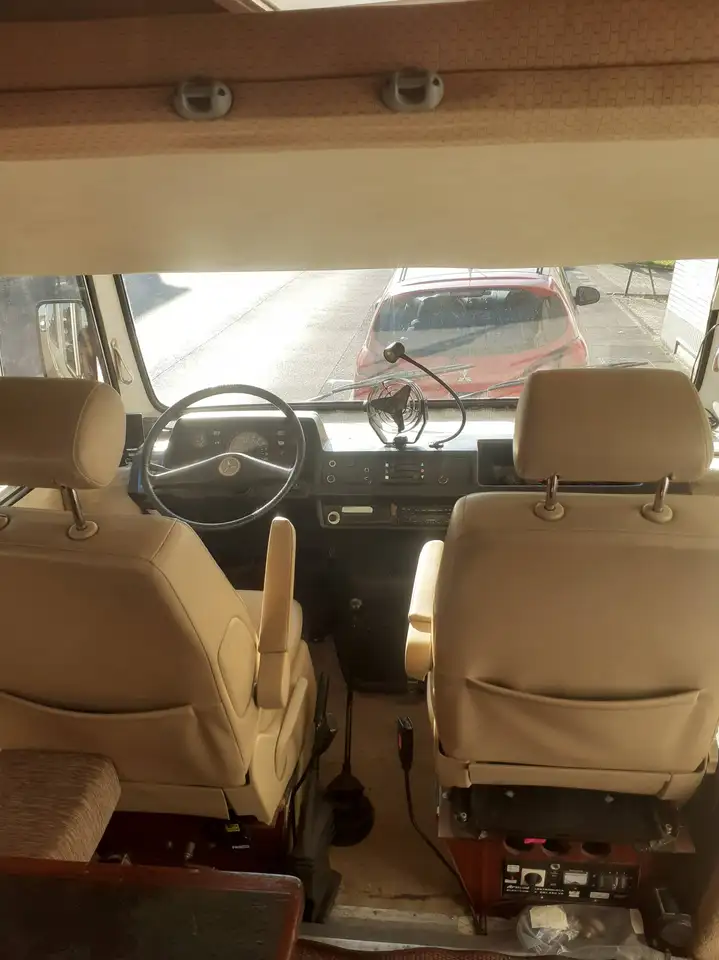 Mercedes-Benz 208 Wohnmobil Arnold Atelier, foto 3