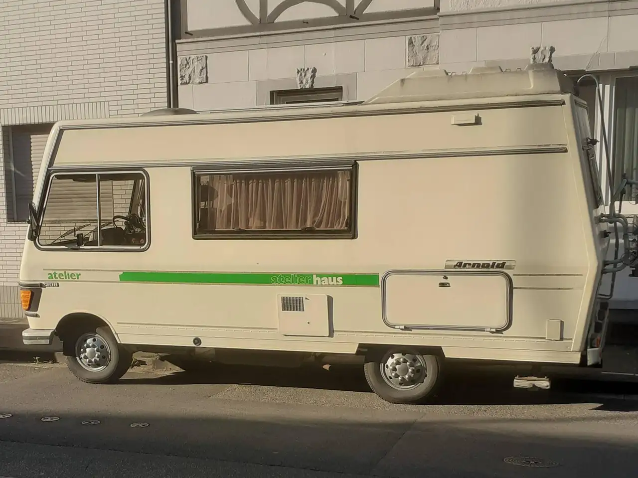 Mercedes-Benz 208 Wohnmobil Arnold Atelier, foto 2