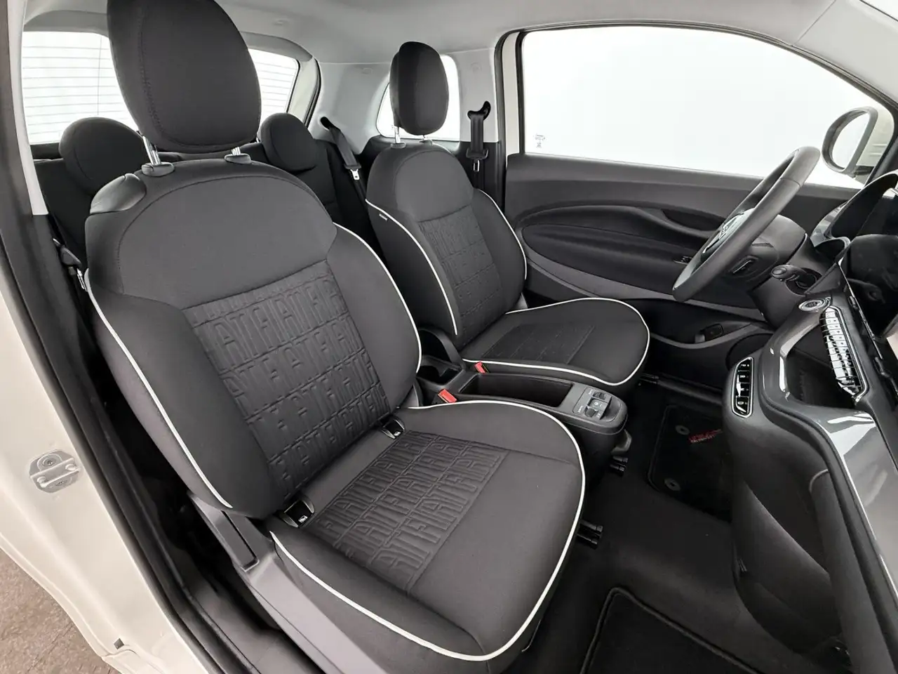 Fiat 500 E 24kWh Aut TEMPOMAT KLIMA RADIO, миниатюра 14