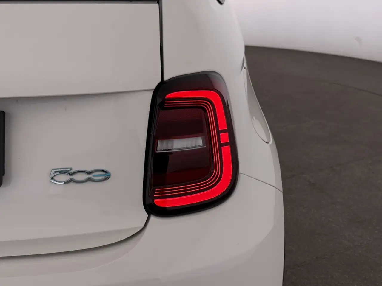 Fiat 500 E 24kWh Aut TEMPOMAT KLIMA RADIO, миниатюра 11