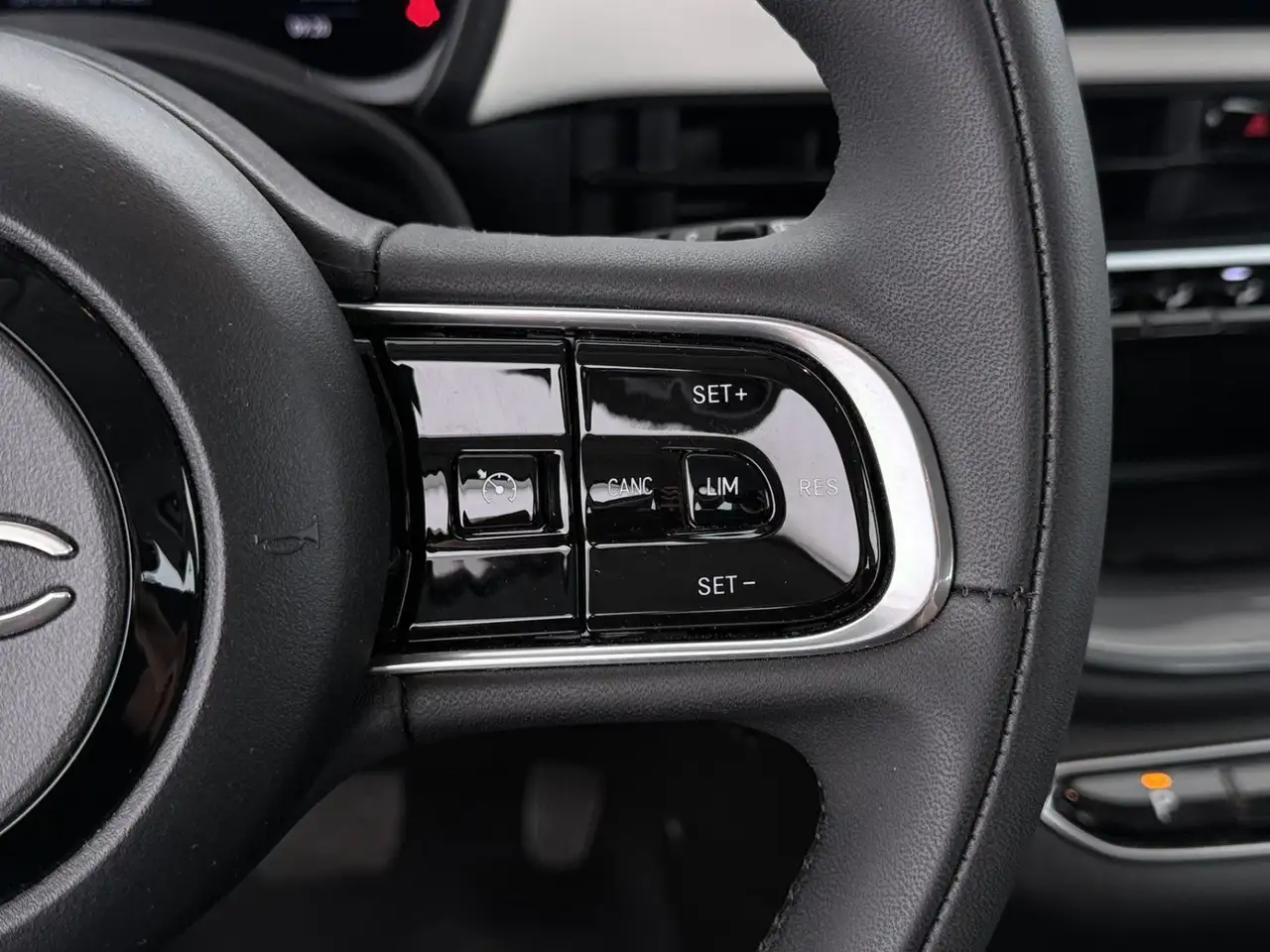 Fiat 500 E 24kWh Aut TEMPOMAT KLIMA RADIO, миниатюра 19