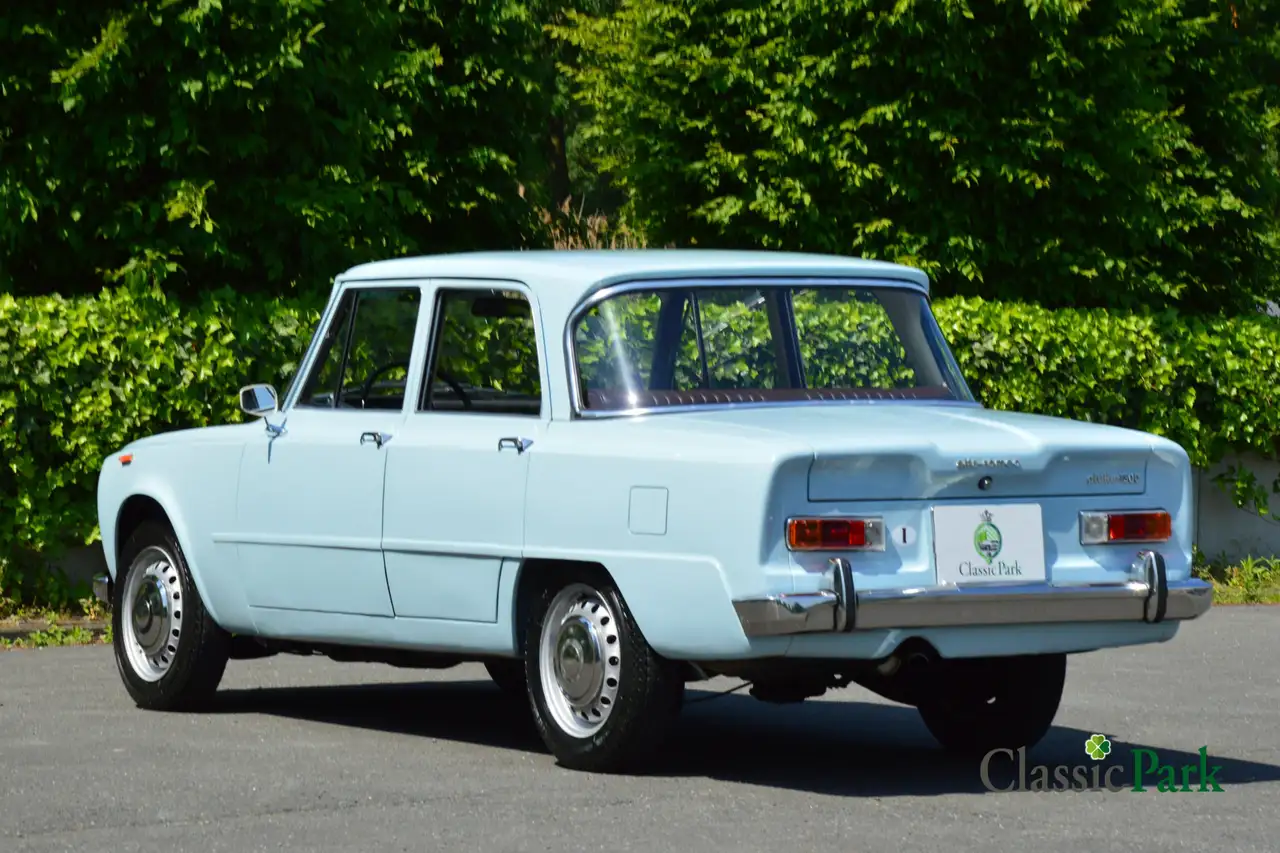 Alfa Romeo Giulia 1300, foto 3