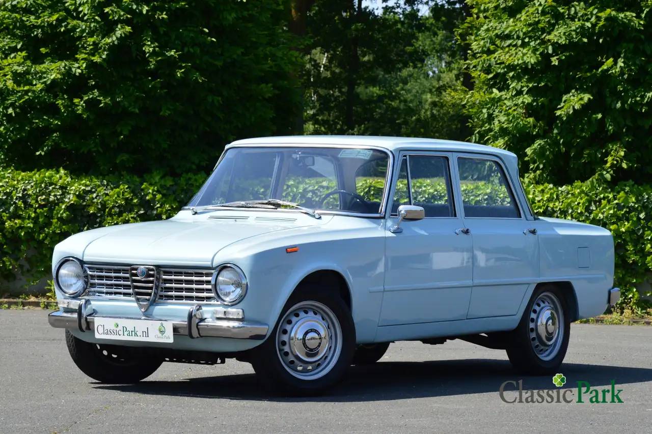 Alfa Romeo Giulia 1300, foto 1