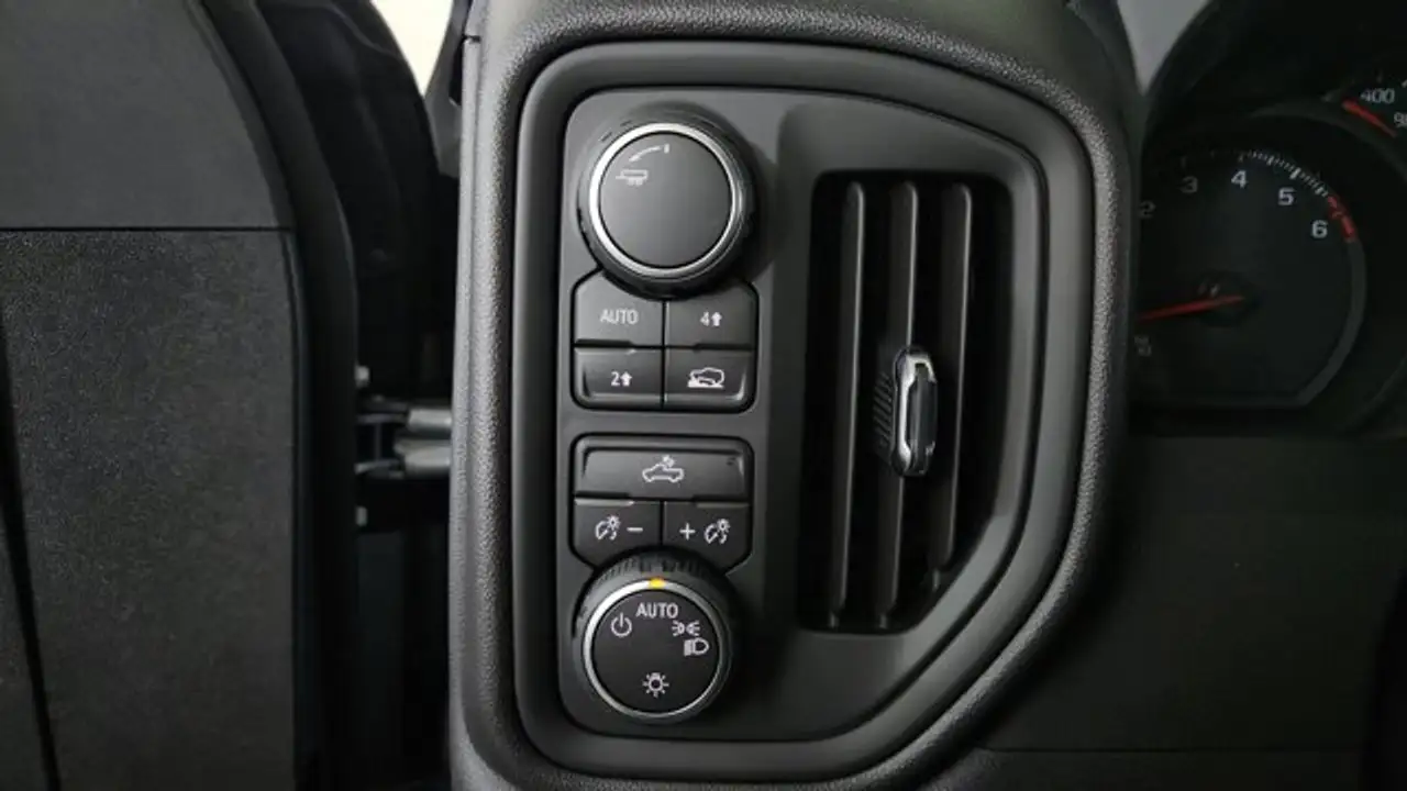 Chevrolet Silverado 1500 снимка Chevrolet Silverado 1500