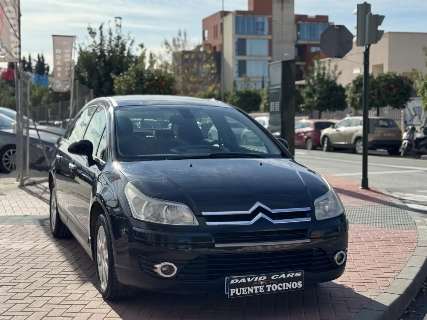 Citroen C4 Sedán 1.6i Collection Fekete - 2