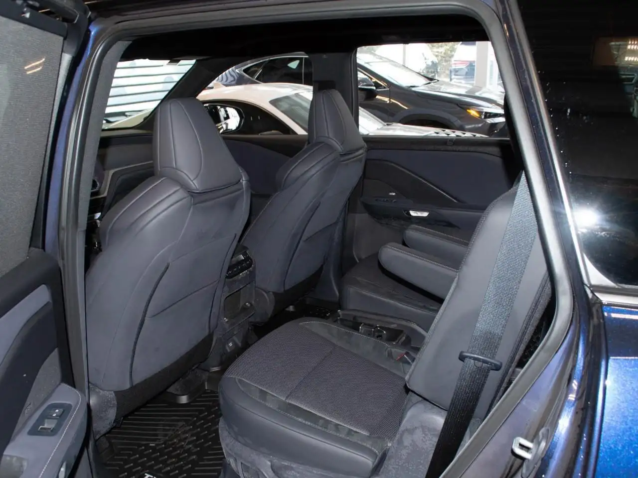 Lexus TX снимка Lexus TX