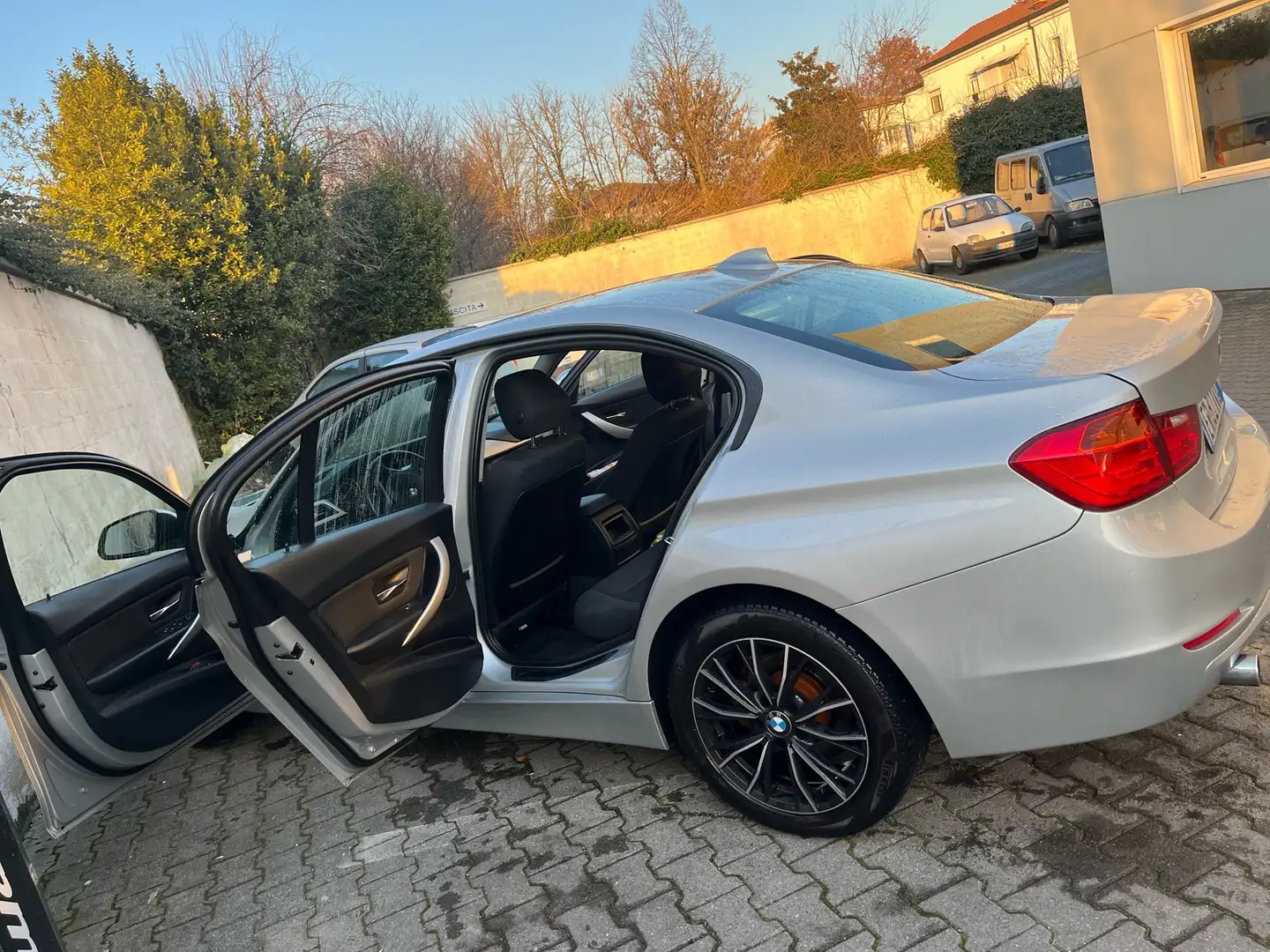 BMW 318 318d Gris - 1