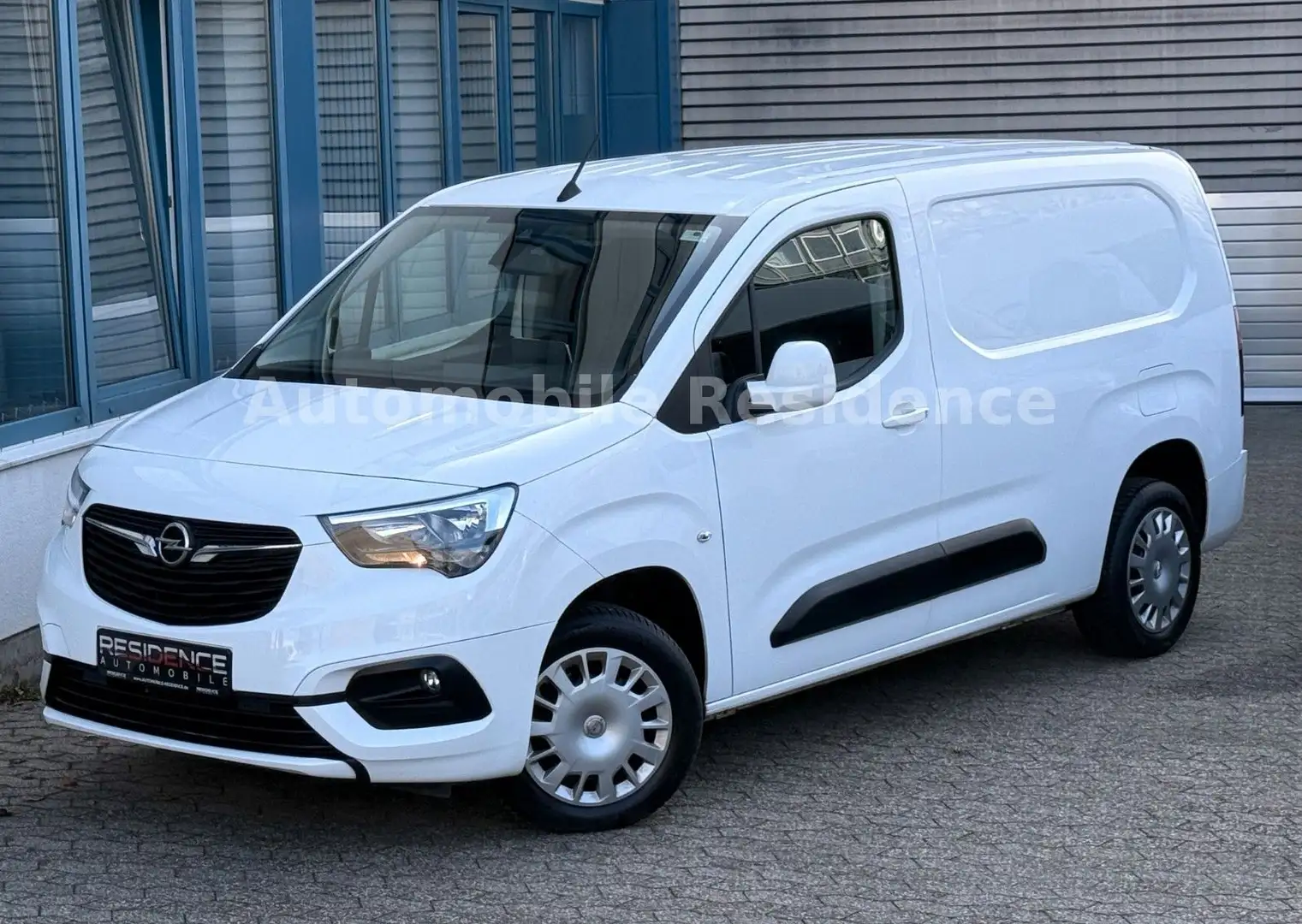 Opel Combo E 1.5 AUTOM. EDITION L2H1 XL*NAVI*AHK*MFL* Blanc - 2