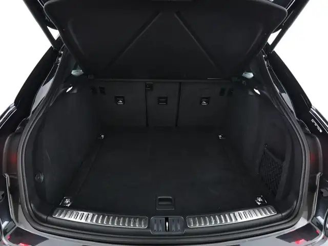 Porsche Macan view 6