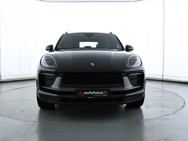 Porsche Macan view 2