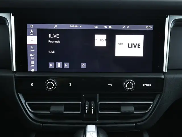 Porsche Macan view 12